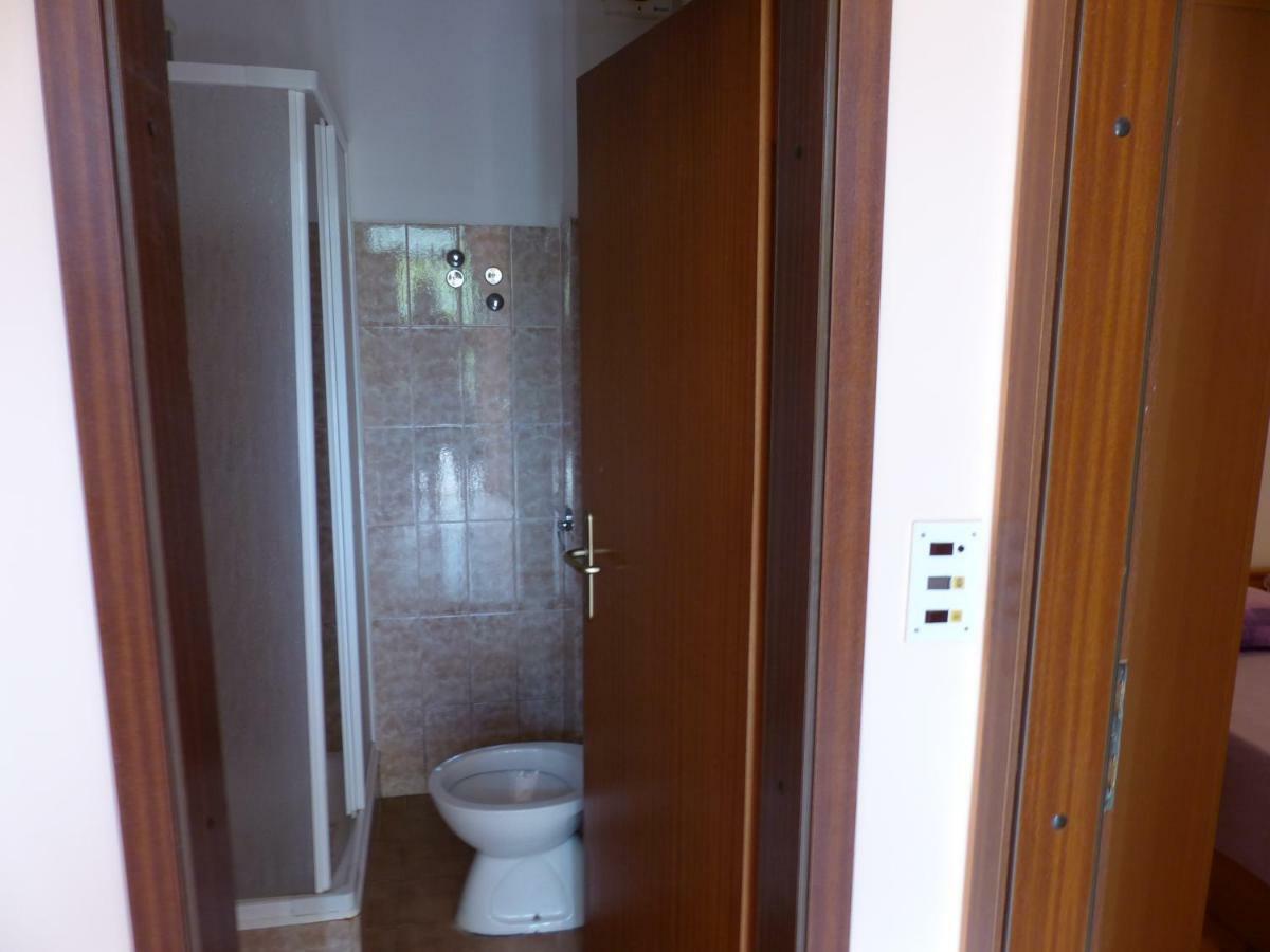 Apartment Ana Krnica Esterno foto