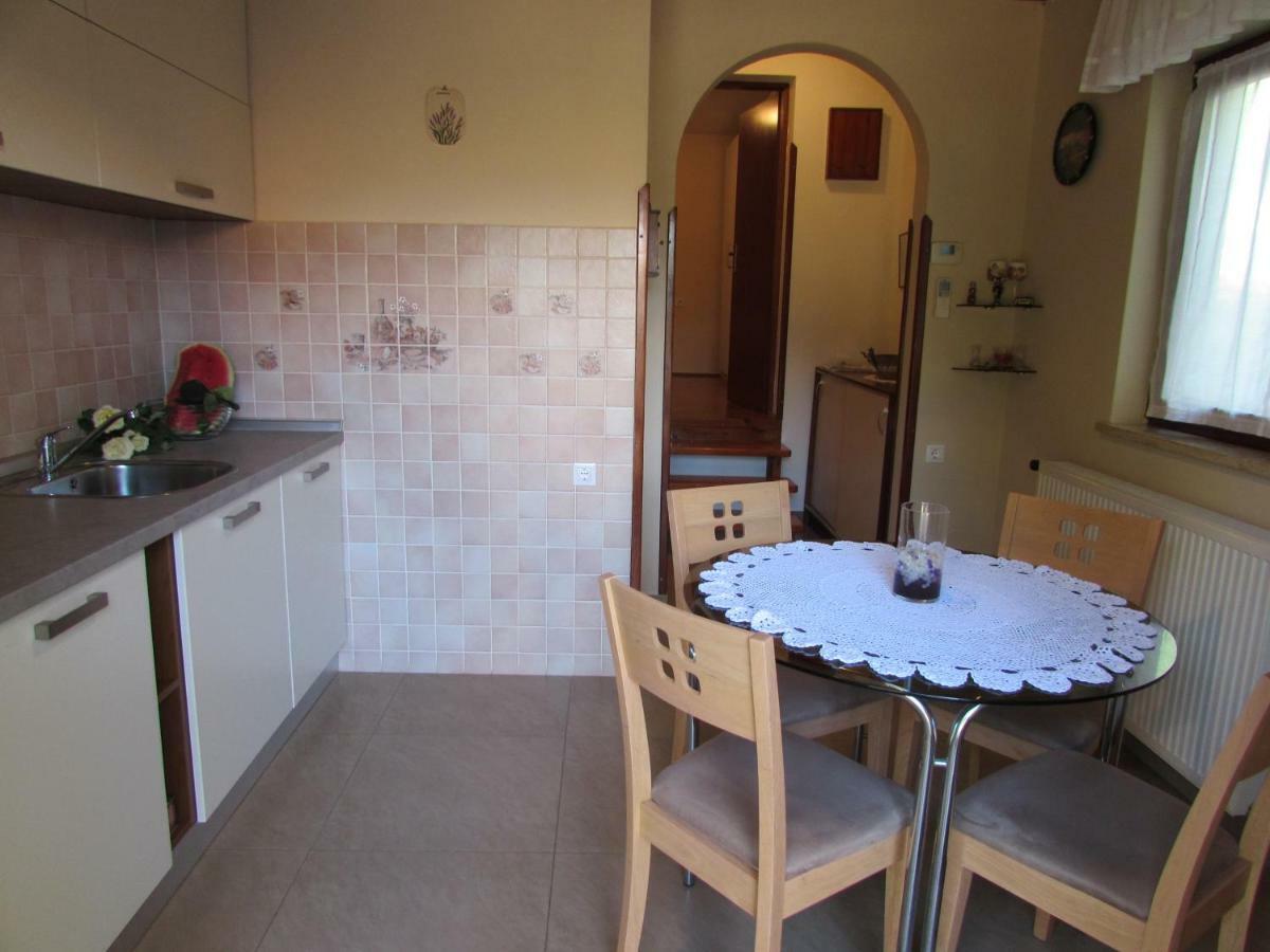 Apartment Ana Krnica Esterno foto